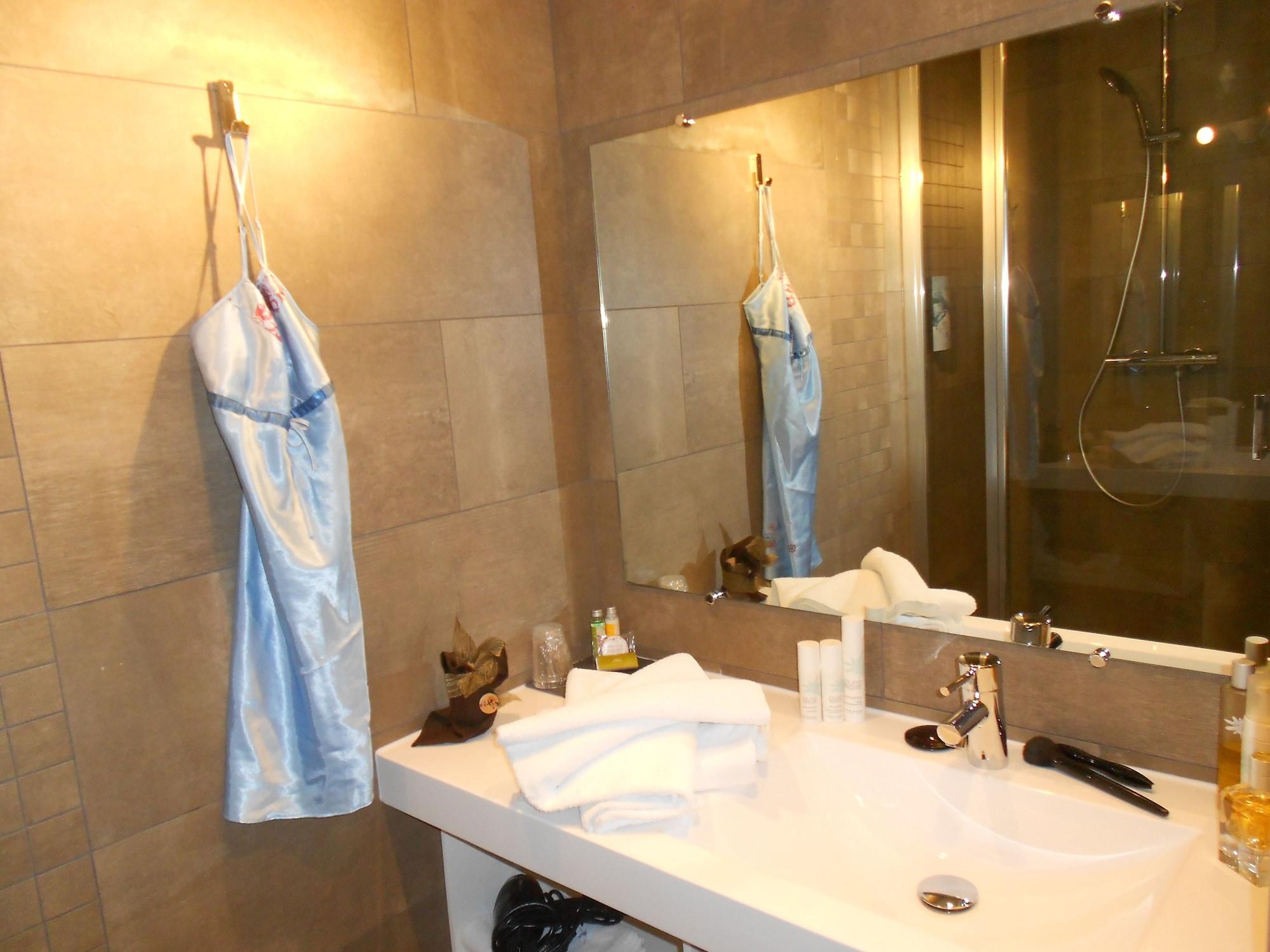 Cit'Hotel Avantici Гап Екстериор снимка